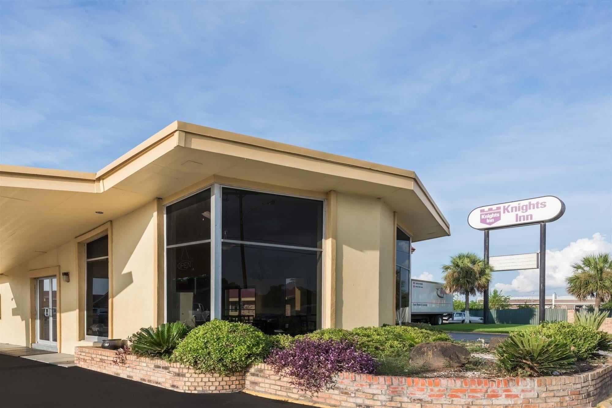 Oyo Hotel Lake Charles La I-10 ภายนอก รูปภาพ