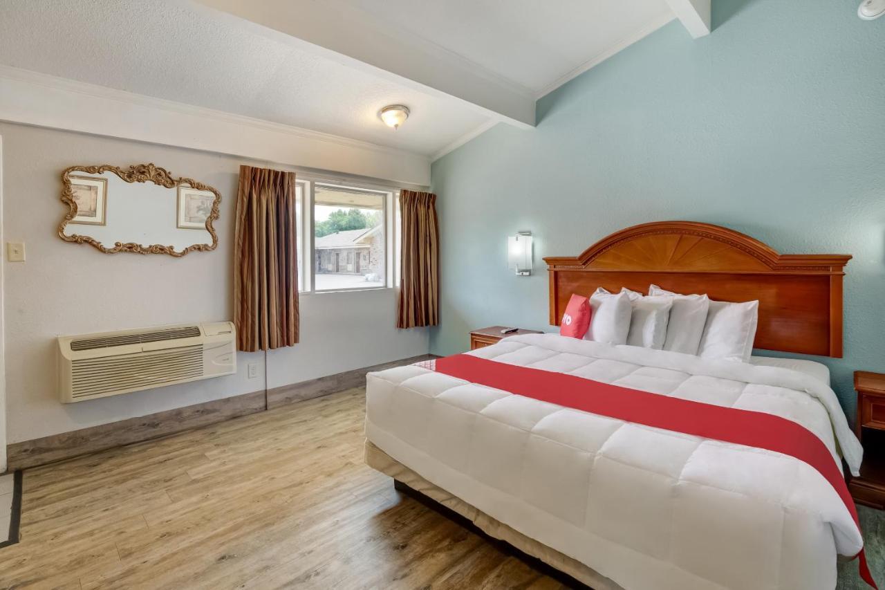 Oyo Hotel Lake Charles La I-10 ภายนอก รูปภาพ